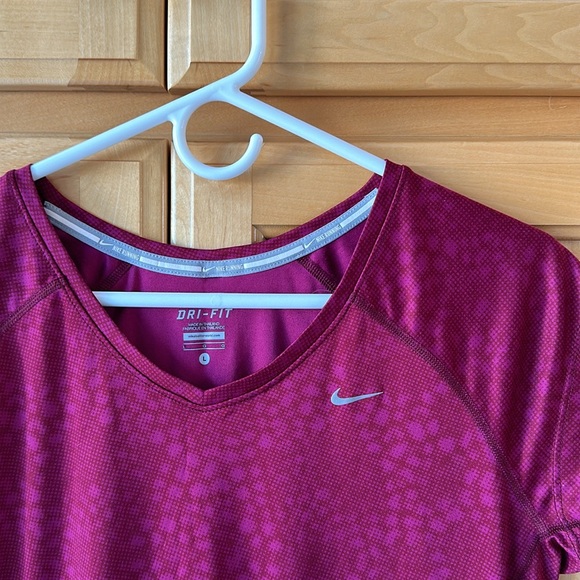 NIKE DRI-FIT Running Short Sleeve Tee - Picture 3 of 5